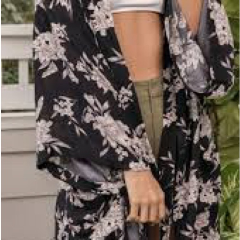 Chic Black Floral Women's Kimono Robe